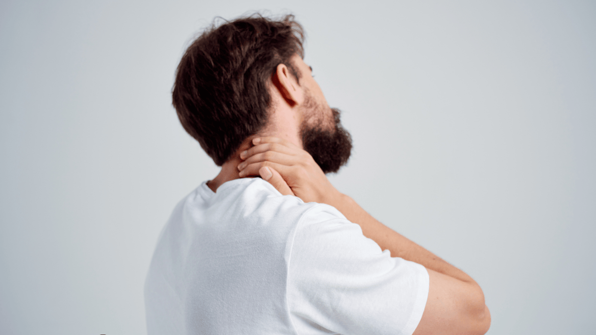 Stel i nacken? Orsaker, tecken och vad du kan göra själv - Stabil Posture
