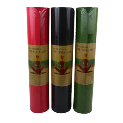 Träningsmattor i rullad form, tre färger: röd, svart, grön – miljövänligt TPE